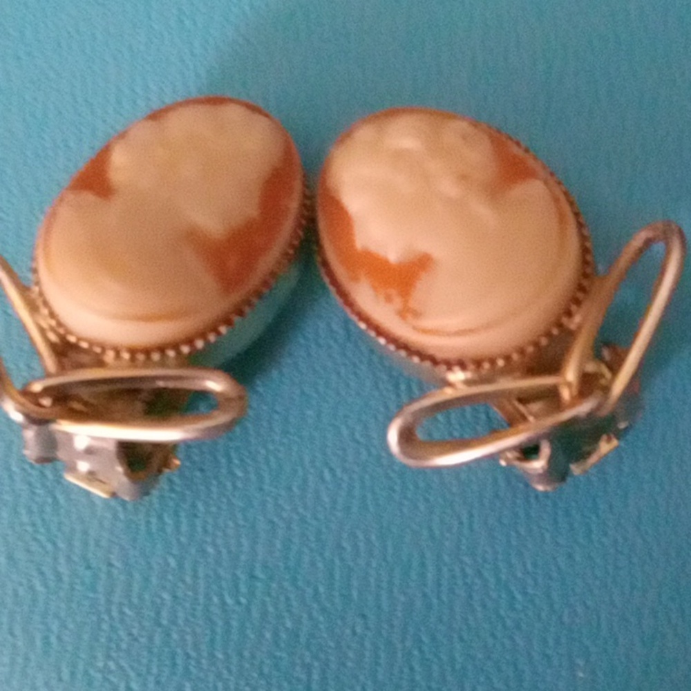 Elegant Cameo Clip-On Earrings